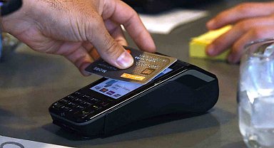 2023 yılında kartlarla yapılan ödemelerin toplam tutarı 8,24 trilyon lira olarak gerçekleşti.
