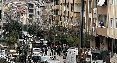  Avcılar ilçesinde bir adam, eşini silahla vurarak öldürdü.