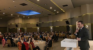 Düzce Belediye Başkanı Dr. Faruk Özlü, eğitimcilere yönelik teşekkürlerini iletti