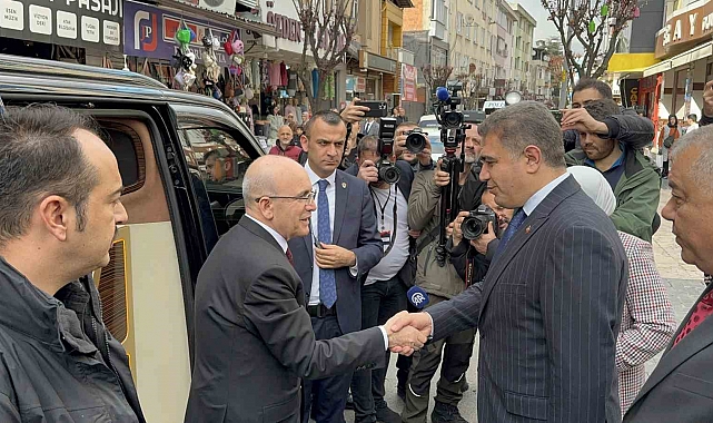 Hazine ve Maliye Bakanı Şimşek, Düzce'de İş Dünyası Temsilcileri ile Toplantı Gerçekleştirdi