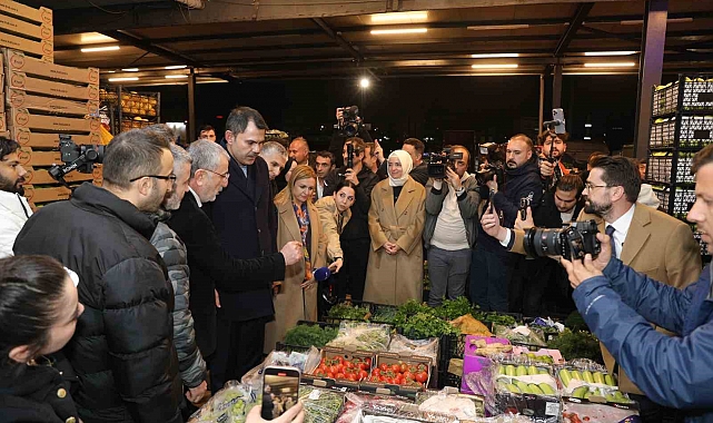 İBB Başkan Adayı Kurum, Bayrampaşa Sebze ve Meyve Hali'nin esnaf için daha uygun bir şekilde yenileneceğini ifade etti.