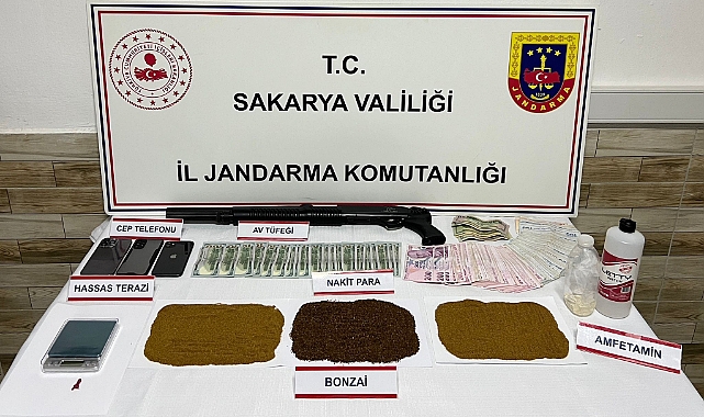 Jandarma, Uyuşturucu İle Mücadele Operasyonunda 3 Kişiyi Gözaltına Aldı
