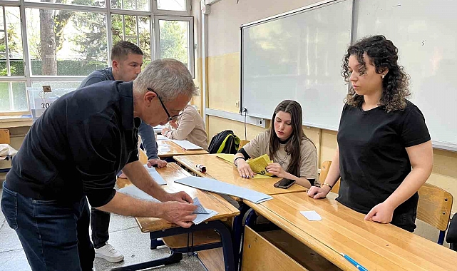 Kocaeli'de oy verme işlemi bitirdi sayıma start verdi