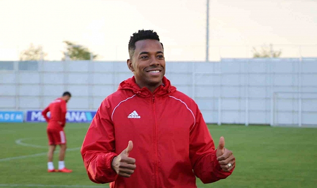 Robinho, Tecavüz Suçlamasıyla 9 Yıl Hapis Cezası Aldıktan Sonra Tutuklandı