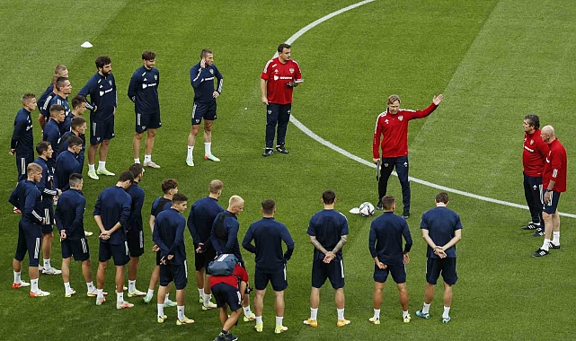 Rusya - Paraguay Maçı Terör Saldırısı Nedeniyle İptal Edildi: Futbol Dünyası Şokta