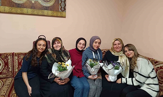 Şehit anneleri, sahur vaktinde öğrencilerle bir araya geldi.