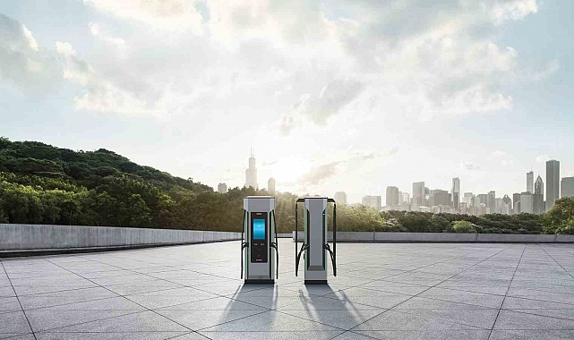 Siemens, elektrikli araçların şarj ihtiyacını karşılamak için sunduğu ürün yelpazesini genişletiyor.
