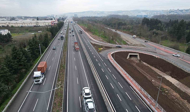 Stadyum bağlantı yolunda tamamlanan kesimler trafiğe açıldı ve kullanıma sunuldu.