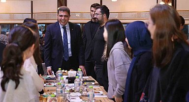 Vali Aslan, sevgi evlerindeki çocuklarla birlikte iftar sofrasında buluştu.