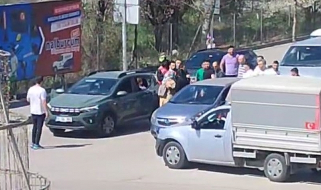 Yol verme tartışmasında yumruklar havada uçuştu