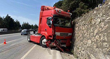 Bakıma Gitmek İçin Yola Çıkan Araç, Dorsenin Takılı Olmaması Sayesinde Faciadan Kurtuldu