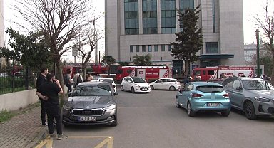 Kadıköy'de, Lüks Bir Plazada Yangın Çıktı: Personel Tahliye Edildi