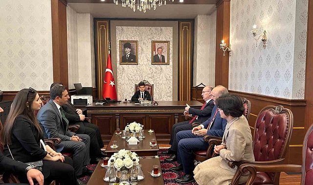 Karadeniz koltuğunu 4'üncü sınıf öğrencisi Emir'e devretti