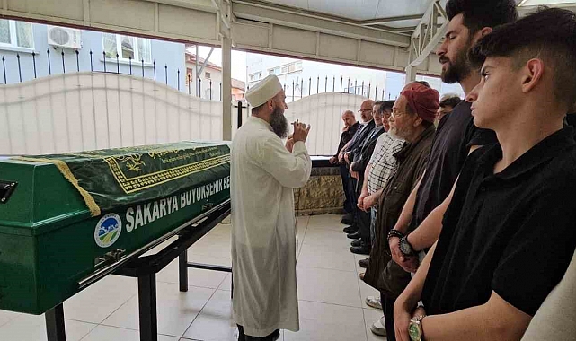 Kazada ölen genç son yolculuğuna Arifiye de uğurlandı