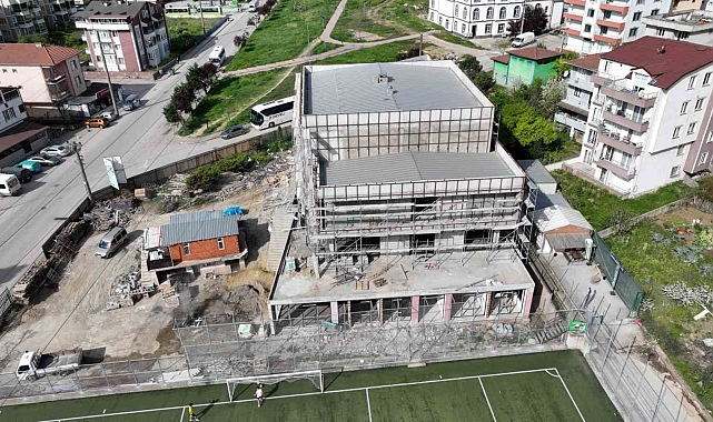 O ilce de Gençlik Merkezi hızla yükseliyor