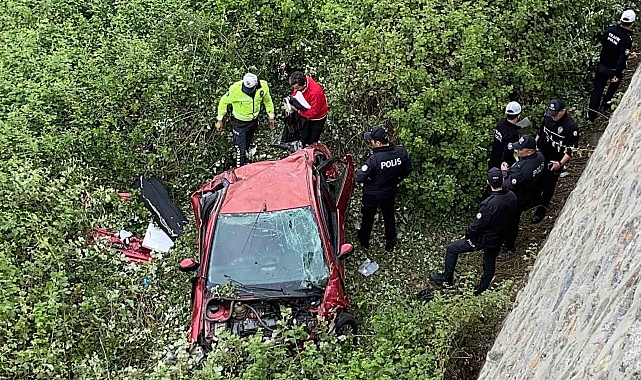 Otomobil, 10 Metrelik İstinat Duvarından Düştü: 5 Kişi Ağır Yaralı
