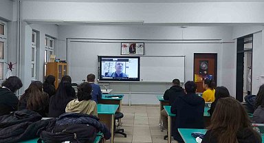 Polonyalı ve Türk öğrencilere, Sürdürülebilirlik Konulu Bir Seminer Verildi