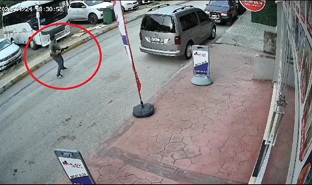 Pompalı tüfek ile Cadde ortasında ateş edip bir genci kovaladı