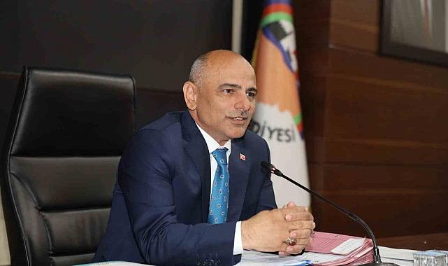 Söğüt: "Siyasi rozetlerimizi bir kenara bırakacağız"