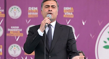 YSK, Van'da Abdullah Zeydan'ın Mazbatasını Verdi: Yeniden Başkan oldu