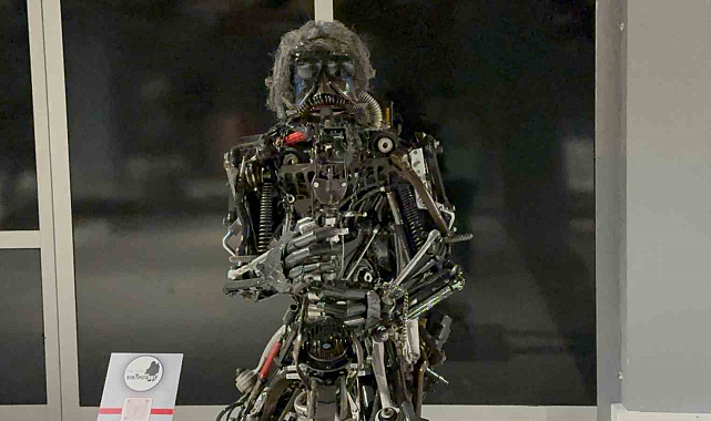Araç Parçalarından Müze Kalitesinde Sanat Eserleri Oluşturuldu