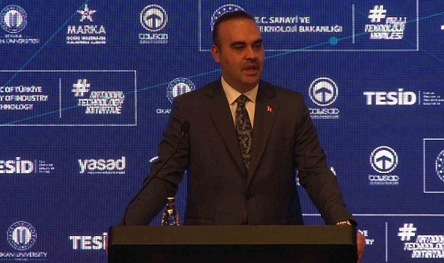 Bakan Kacır'dan Togg Açıklaması: "Türkiye Yollarında 27 Binden Fazla Akıllı Araç Var"