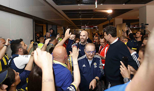 Fenerbahçe, Traftarları Berlin'de coşkuyla karşılandı