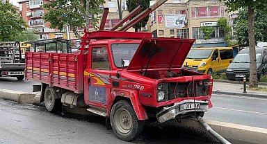Freni Patlayan Kamyonetin Çarptığı Araçlarda 1 Yaralı