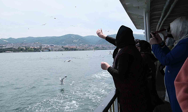 Kadınların Vapurda Keyifli Zamanı