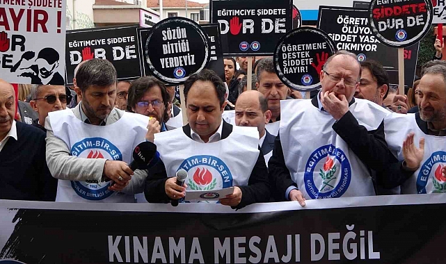Maltepe'deki Okul Yöneticilerine Yönelik Saldırı, Eğitim Bir-Sen Üyeleri Tarafından Protesto Edildi