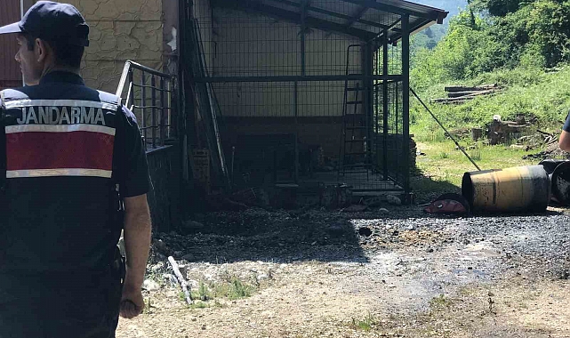 Orman İşletme Müdürlüğü'ne ait depodaki boya varili patladı