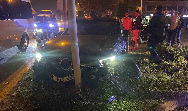 Otomobil ve Ticari Araç Çarpıştı, 3 Yaralı