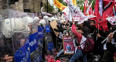 Polis, Saraçhane'den Taksim'e Yürüyen Gruba Müdahale Etti