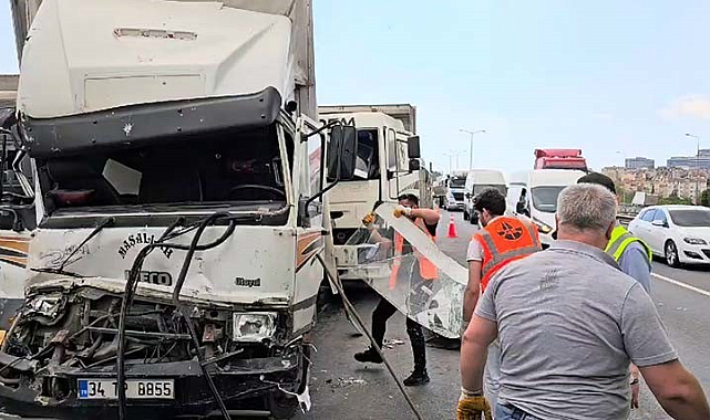 TEM Otoyolu'nda 10 Aracın Karıştığı Zincirleme Kaza: 2 Yaralı