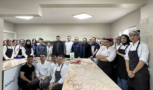 Uzmanlardan Suşi ve Servis Tekniklerini Öğrendiler