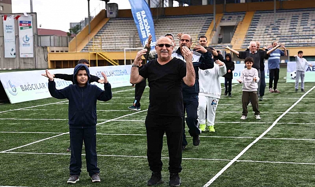 Yaşlılar ve İlkokul Öğrencileri Spor İçin Bir Araya Geldi