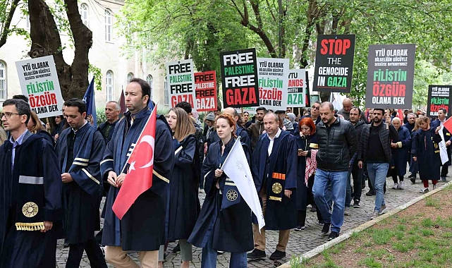 YTÜ Akademisyenlerinden Gazze İçin Yapılan Sessiz Yürüyüş