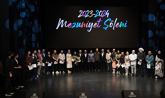 Zeytinburnu Kültür Sanat'tan 15. Dönem Mezuniyet Kutlaması