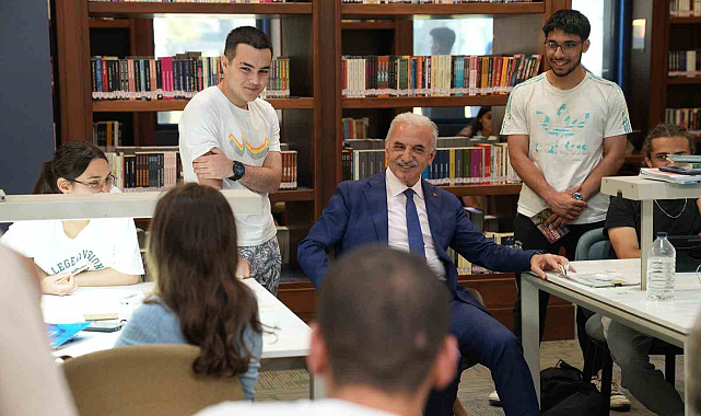 Belediye Başkanı İsmet Yıldırım, YKS'ye Hazırlanan Gençleri Ziyaret Etti