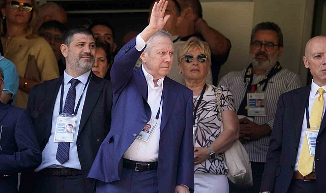 Eski başkan Aziz Yıldırım, kongreyi terk etti