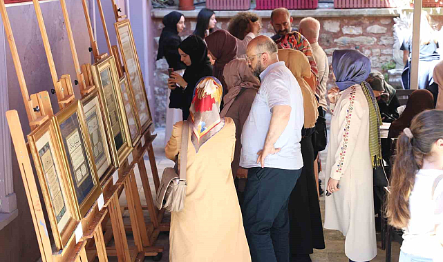 Fatih'te Hüsn-i Hat Sergisi Ziyaretçilerini Bekliyor