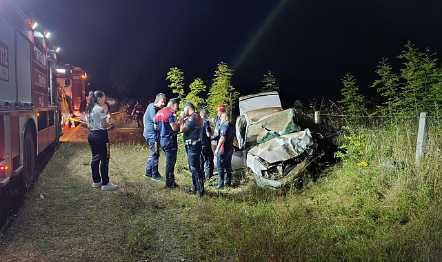 Karasu'da kontrolden çıkan otomobil taklalar atarak hurdaya döndü: 1 ölü, 1 yaralı