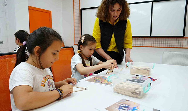 Keşfetmeye Hazır Çocuklar için Davet: Bilim Merkezine Gelin