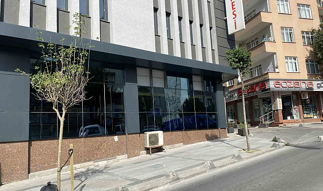 Küçükçekmece'de Özel Hastane Motosikletli Şahıslar Tarafından Silahlı Saldırıya Uğradı