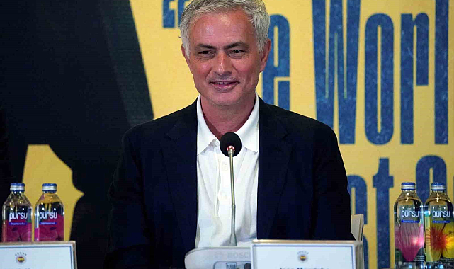 Mourinho: Fenerbahçe'nin Hedeflerini Gerçekleştirmek İçin Güçlü Bir Ekip Kuracağız