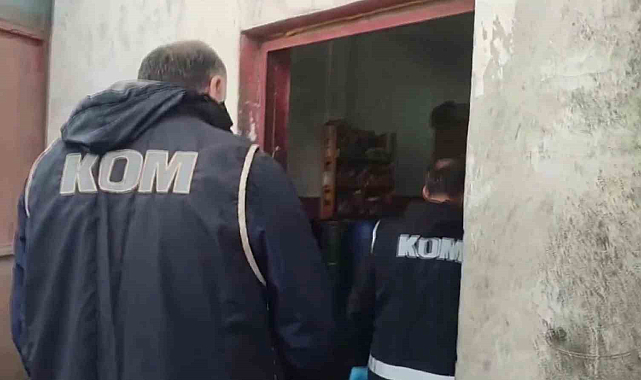 Polisten Uyuşturucu Satıcılarına Baskın