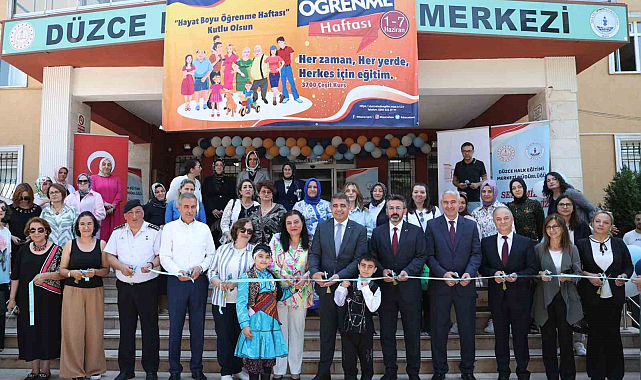 Sergide 19 Bin Kursiyerin Eserleri Sergileniyor