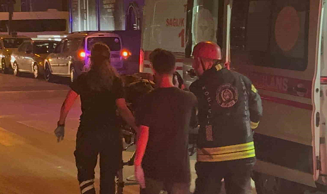 Trafik Tabelasına Çarpan Araçtaki Sürücü Yaralandı
