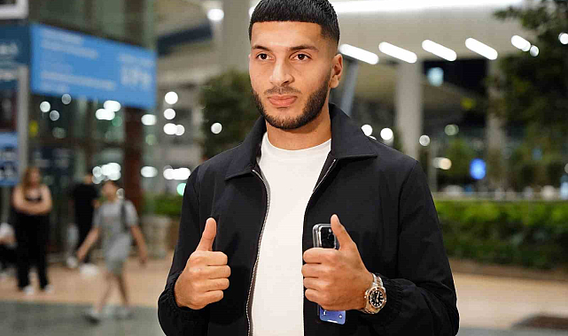 Fenerbahçe'nin yeni transferi Oğuz Aydın, İstanbul'a geldi