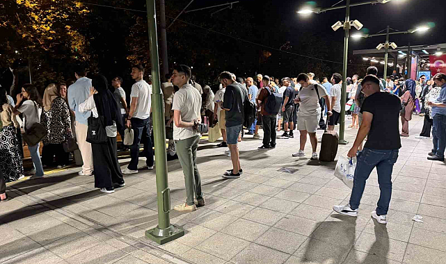 Florya'da Marmaray arızalandı, duraklarda yoğunluk oluştu
